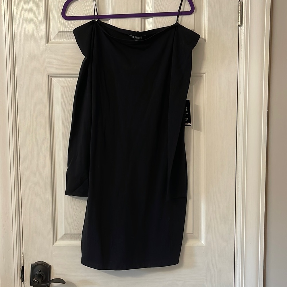 NWT Womens black off shoulder long sleeved black dress size M